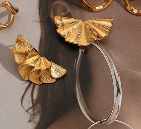 RUFFLED PETAL EARRINGS, 18K GOLD PLATED STEEL